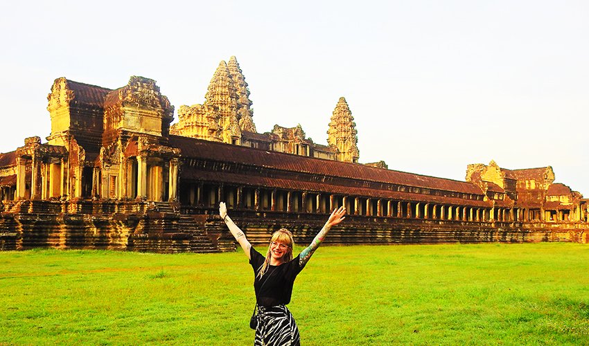Angkor-Wat-Sunrise-Small-Tour